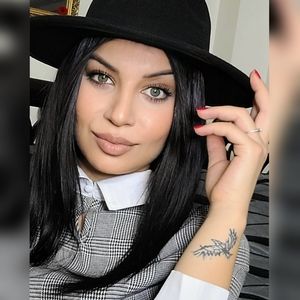 Meet your Posher, Marina